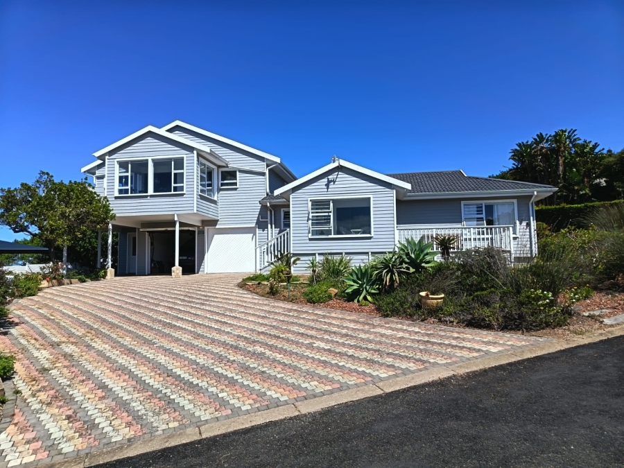 4 Bedroom Property for Sale in Bergsig Western Cape